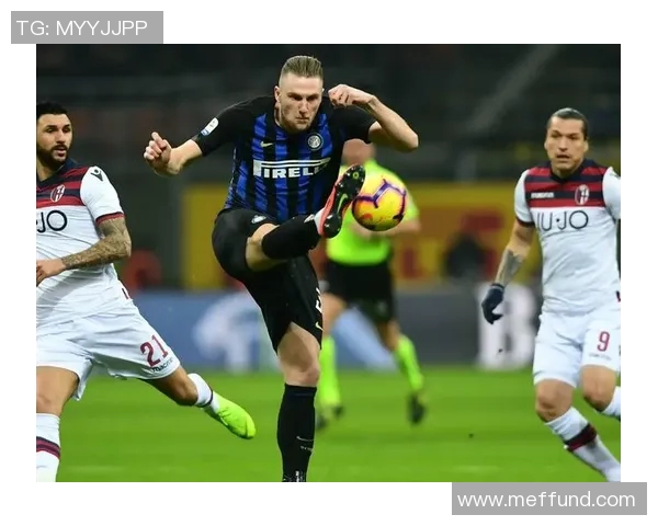 主力中卫转会传闻再起引发多方猜测球队未来走向成焦点 主力中卫转会传闻再起引发多方猜测球队未来走向成焦点