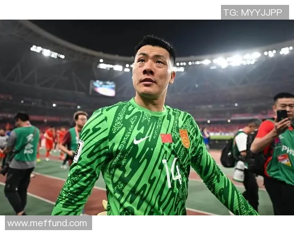 国足主帅亲赴基层选拔新人,现场引发围观 国足主帅亲赴基层选拔新人,现场引发围观